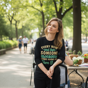 Di tanto in tanto qualcuno fantastico appare - T-shirt sardonica a maniche lunghe - Product Image 3