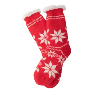 Calcetines Navideños Personalizados con Avena y Accesorios Antideslizantes para la Temporada Festiva - Product Image 1