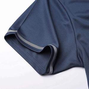 Ropa Deportiva, Ropa para Exteriores, Camisetas Deportivas de Manga Corta con Cuello en V, Color Gris y Negro, Material Personalizado - Product Image 6
