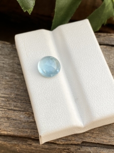 พลอยคาโบชองทรงกลมสีฟ้าอมเขียวธรรมชาติที่สวยงามอัญมณีหลวมมีความมันวาวเหมาะสำหรับทำเครื่องประดับ2.34กะรัต - Product Image 2