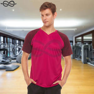 Camisetas de rendimiento con cuello en V para hombre, camisetas de manga corta Dry Fit para entrenamiento Premium y ropa activa, camisetas de estilo cómodo - Product Image 5