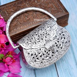 Bolso de mano de Metal plateado tradicional especial para mujer con asa de eslinga metálica para cenas, fiestas, embragues de recuerdo de boda - Product Image 1