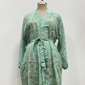 ชุดกิโมโนผ้าไหมอินเดียสำหรับผู้หญิง สไตล์วินเทจ ชุดเดรสยาวลายดอกไม้ แต่งผ้าลูกไม้ ระบายอากาศได้ดี แห้งเร็ว เหมาะสำหรับฤดูร้อน ชุดคลุมสำหรับเจ้าสาวและสตรีมีครรภ์ แบบผูกด้านหน้า - Product Image 1