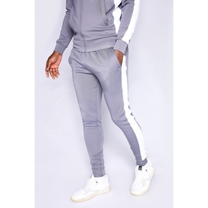 ชุดวอร์มผ้าสแปนเด็กซ์โพลีเอสเตอร์แบบรูดซิปทรงสลิมฟิตน้ำหนักเบามีซิปสำหรับผู้ชายโลโก้แบบกำหนดเอง - Product Image 2