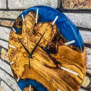 Horloge murale moderne en résine époxy faite à la main, couleur personnalisée, quartz, aiguille simple face, décoration artistique pour salon, bureau à domicile, intérieur - Product Image 6