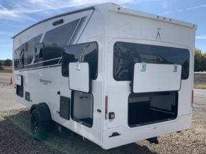 Autocaravanas Grand Design RVs Serenova 160LG 2025 2026 Económicas de 20 pies, con Capacidad para 4 Personas, Toldo Eléctrico de 11 pies, Remolques de Viaje Disponibles - Product Image 4