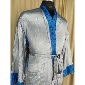 Robe Kimono Homme Soyeuse et Douce – Élégante, Vintage, Confortable pour la Maison et la Plage – Cadeau Classique Masculin Durable en Soie - Product Image 6