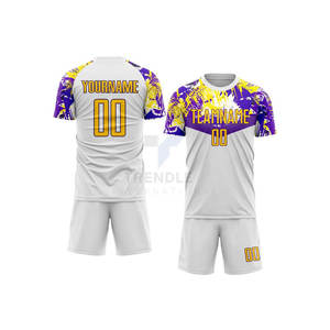 Uniformes de Fútbol Personalizados de Alta Calidad, Ligeros, 100% Poliéster, de Secado Rápido, Colores Sólidos, para Equipos Profesionales y Clubes Amateur - Product Image 1