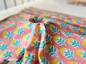 Tissus en coton imprimés en blocs à motifs floraux multicolores pour créateurs de vêtements et concepteurs d'ameublement pour la revente - Product Image 2