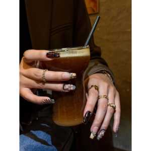 Midnight Devotion - Uñas Postizas Elegantes y con Estilo - Product Image 2