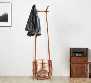 Top choix porte-manteau en rotin fait à la main approvisionnement en gros porte-vêtements porte-vêtements en bois - Product Image 6