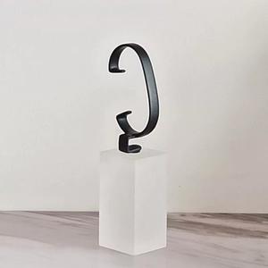 ขาตั้งโชว์นาฬิกาอะคริลิคชนิด C ทันสมัย2025พร้อมชั้นวางฐานสีขาวสำหรับร้านค้าปลีก - Product Image 5