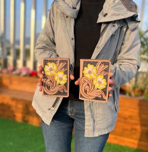 Cartera de mujer de cuero tallado a mano, cartera única con estampado de flores, tarjetero, accesorios para pasaporte, novedad - Product Image 4