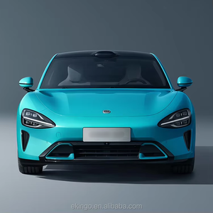 SUV de Lujo con Tracción en las Cuatro Ruedas, Modelo 2024, 4 Puertas, 4 Asientos, Alto Rendimiento, Asientos de Cuero Premium Inteligentes, Techo Panorámico - Product Image 4