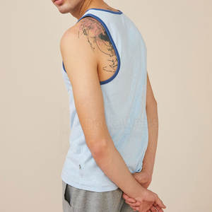 Servicio OEM/ODM, Camiseta sin Mangas Personalizada con Diseño de Bolsillo Frontal para Hombre, 100% Algodón, Cuello Redondo, para Entrenamiento de Verano - Product Image 3