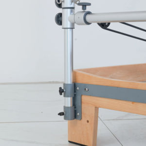 Reformer <span class=keywords><strong>de</strong></span> <span class=keywords><strong>Pilates</strong></span> con <span class=keywords><strong>Torre</strong></span> <span class=keywords><strong>de</strong></span> Alta Calidad, Medio Trapecio <span class=keywords><strong>de</strong></span> Madera, Reformer Clínico <span class=keywords><strong>de</strong></span> Microfibra con <span class=keywords><strong>Torre</strong></span> - Product Image 6