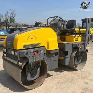 Compacteur vibrant à double tambour Dynapac CC1300 d'occasion, poids de travail 4 tonnes, marque suédoise originale, compacteur de petite taille - Product Image 2