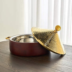 Casserole en métal durable avec finition miroir, parfaite pour garder les aliments au chaud à table ou sur un buffet lors d'occasions spéciales - Product Image 3