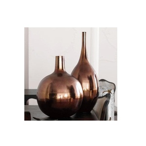 Decoración del hogar y la boda, florero de Metal elegante personalizado, acabado de cobre rosa, jarrones de flores usados de mesa hechos a mano - Product Image 1