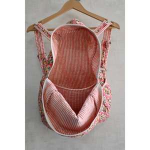 Mini sac à dos matelassé en coton léger, imprimé floral indien à la main, fermeture éclair, unisexe, pour le camping, les voyages et la plage - Product Image 6