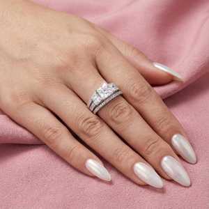 Anillo de Compromiso de Moissanita con Corte Princesa de Tres Piedras, Media Eternidad, Dos Anillos de Boda, Plata 925, Conjunto Nupcial Moderno, Regalo de Aniversario - Product Image 4