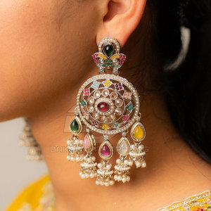 เครื่องประดับงานแต่งงาน ต่างหูเพทายคุณภาพสูงสำหรับผู้หญิง ชุบเงิน เครื่องประดับแฟชั่น ขนาดสำหรับผู้ใหญ่ - Product Image 3