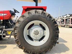 รถแทรกเตอร์ฟาร์มมือสอง Massey Ferguson 385/390/290 ขับเคลื่อน 4 ล้อ สำหรับเครื่องยนต์ 45 แรงม้า เกียร์ธรรมดา พร้อมปั๊มเกียร์และลูกปืน - Product Image 5
