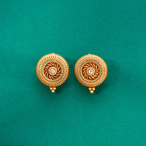 ต่างหูห่วงแฟชั่นสำหรับผู้หญิงประดับเสื้อชุบทองด้านแบบโบราณส่งตรงจากผู้ค้าส่งเครื่องประดับชั้นนำของอินเดีย - Product Image 3