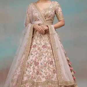 RESHAM BORDADO EN BLUSA DE NOVIA, LEHENGA Y DUPATTA CON CUENTAS DE CRISTAL EMBELLEZADAS, PIEDRA, TRABAJO DE DABKA PARA BODA @ 2024 - Product Image 1
