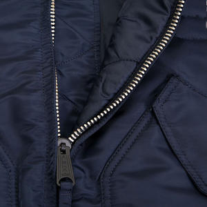 Meilleure vente Blouson d'aviateur d'hiver sur mesure pour hommes avec décoration brodée prix de gros Blouson d'aviateur - Product Image 4