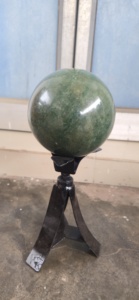 Sphère de cristal de quartz vert naturel polie, boule de pierre précieuse pour la guérison, la méditation et la décoration intérieure, vente en gros - Product Image 2