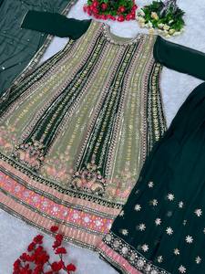 เสื้อเย็บปักถักร้อยนักออกแบบลำดับทำงานกับ Sharara - Product Image 2