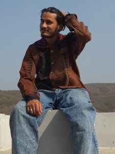 Chemise décontractée pour homme en coton tricoté 100% à manches longues, coupe ample, motif floral, style hip-hop, grande taille, collection hiver, fabriquée à la main par Kantha VIRATRA IMPEX - Product Image 2