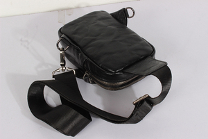 Sac de poitrine pour homme en cuir de vachette véritable, sac bandoulière vintage portable et imperméable, élégant pour téléphone portable - Product Image 5