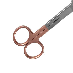 Tijeras para Vendajes de Acero Inoxidable S.S. SURGIMED de 14.0 cm, Instrumentos Quirúrgicos Reutilizables, Fuente de Alimentación Manual, Garantía de 3 Años - Product Image 5