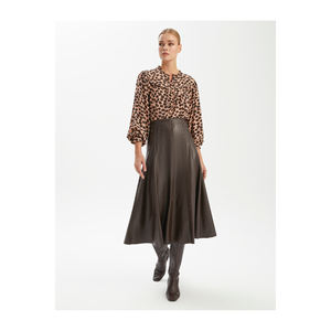 Jupe en similicuir pour femme BGN avec détails de couture Modèle W24S116 - Product Image 1