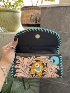 Cartera tallada a mano, Cartera de mano, funda de teléfono con diseño occidental con color turquesa, elegante Cartera de cuero multiusos - Product Image 2