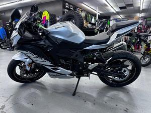Moto sportive Ninja ZX-4RR ABS 2025 - Product Image 2