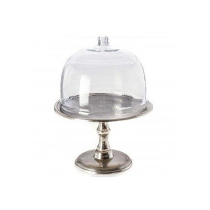 Soporte de pastel de metal hecho a mano adornado con detalles vintage y artístico pintado en oro para panaderías y organizadores de bodas - Product Image 3