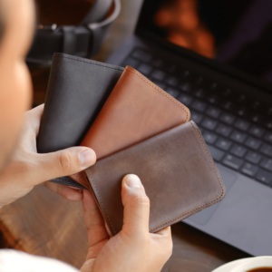 Portefeuille porte-cartes unisexe minimaliste avec coutures durables - Product Image 6