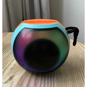 Enceinte sans fil portable P60 avec LED RGB, sortie 8W, alimentée par batterie, pour téléphone portable, ordinateur, utilisation en extérieur - Product Image 4