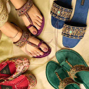 Nuevo Estilo al por Mayor, Cómodas y Modernas Zapatillas Kolhapuri Antideslizantes con Estampado, Hechas a Mano Profesionalmente, Parte Superior de Terciopelo Natural para Mujer - Product Image 6