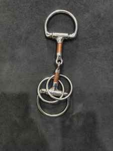 Broca de caballo de entrenamiento de equitación inglesa-Filete de anillo en D de calidad con rodillo de cobre para control y comodidad disponible en tamaños personalizados - Product Image 2