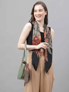 Écharpes carrées personnalisées de haute qualité Tissu léger Impression numérique élégante Accessoires de mode élégants Fourniture en vrac - Product Image 6