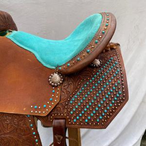 Ensemble de selle en cuir western avec décorations de barrel racing haut de gamme, en bois |   Kit de fixation en acier inoxydable façonné à la main, couleur et taille personnalisables - Product Image 2