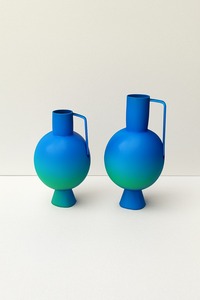 Vase à fleurs en métal nordique fait à la main bicolore Design scandinave résistant à la rouille pour la décoration de maison et de mariage - Product Image 2