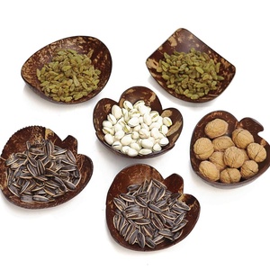 Bol en coquille de noix de coco tropicale utilisé pour la préparation des aliments emballage personnalisé produits faits à la main dans l'usine du Vietnam - Product Image 1