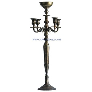 Candélabres de décoration de table en métal antique Candélabres de table de grande taille de haute qualité à la main à vendre - Product Image 4