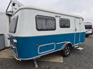 Caravana Mini Pop-Up Eriba Touring 560, Remolque Camper 4x4 para Camioneta, 4 Personas, Móvil y Versátil - Product Image 5