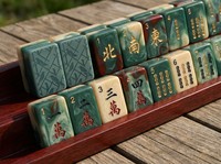 Ensemble de Mahjong Américain de Noël avec Tuiles en Bois Mélaminé à Motif Personnalisé, Boîte à Tiroir Couleur Bois de Rose, Logo Personnalisé OEM, Halloween